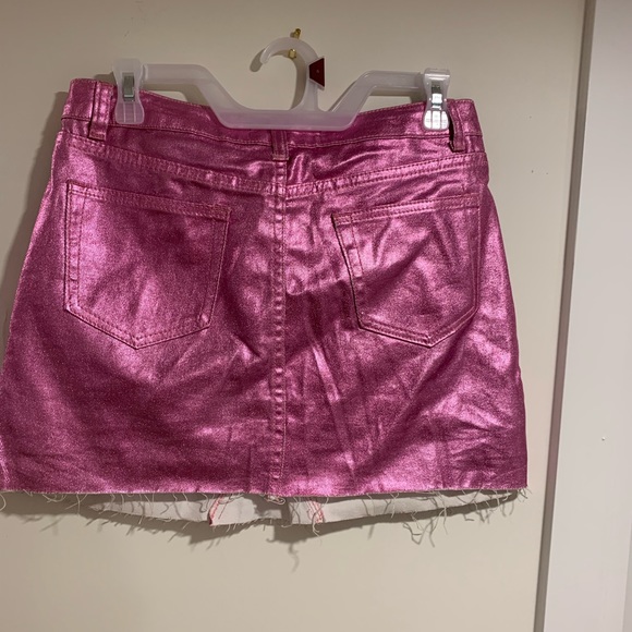 Pink metallic skirt size medium - Picture 2 of 3
